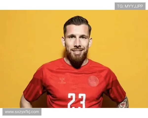 2025年丹麦足球先生候选人揭晓弗罗霍尔特尤尔曼霍伊别尔三人争夺荣耀